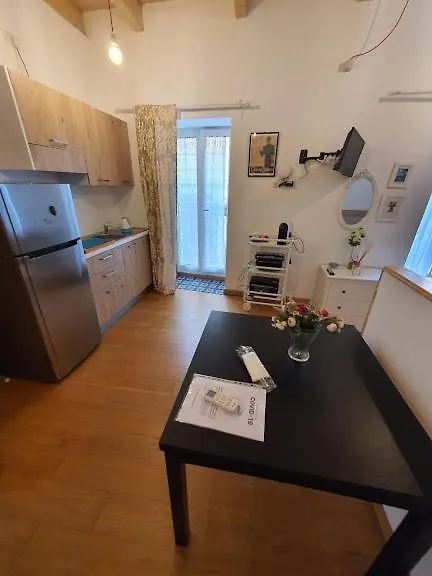 Arco Della Neve Guest House Bari Italy