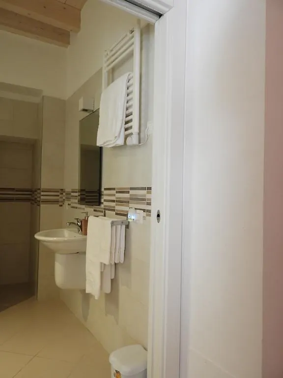 Arco Della Neve Guest House Bari Italy